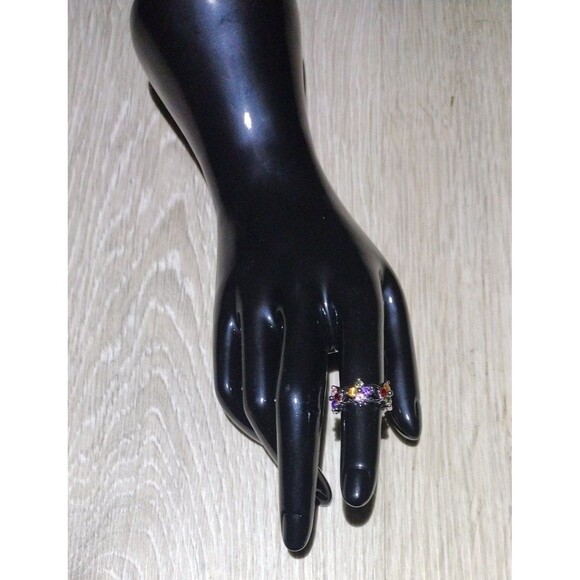 Bright & Beautiful Silver Flower Simi Precious Stone Ring Marked 925 - Size 6 - Picture 3 of 6